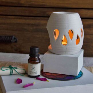 KIT HORNITO HOJAS BLANCO + 10 velas de noche + ACEITE ESENCIAL